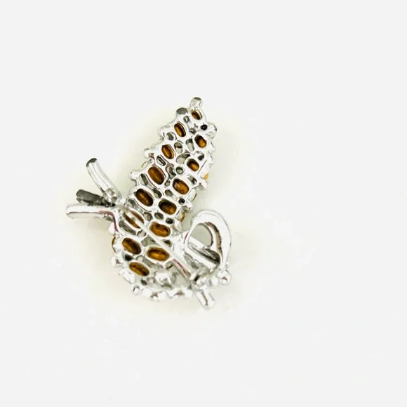 Vintage Sparkly Crystal Brooch - Picture 6 of 9